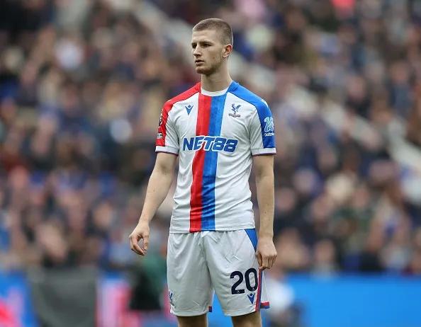 远藤航坐在, 创造了一些 远藤航坐在, 创造了一些