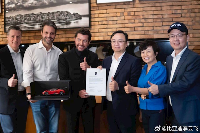 莱奥, 仰望U 莱奥, 仰望U